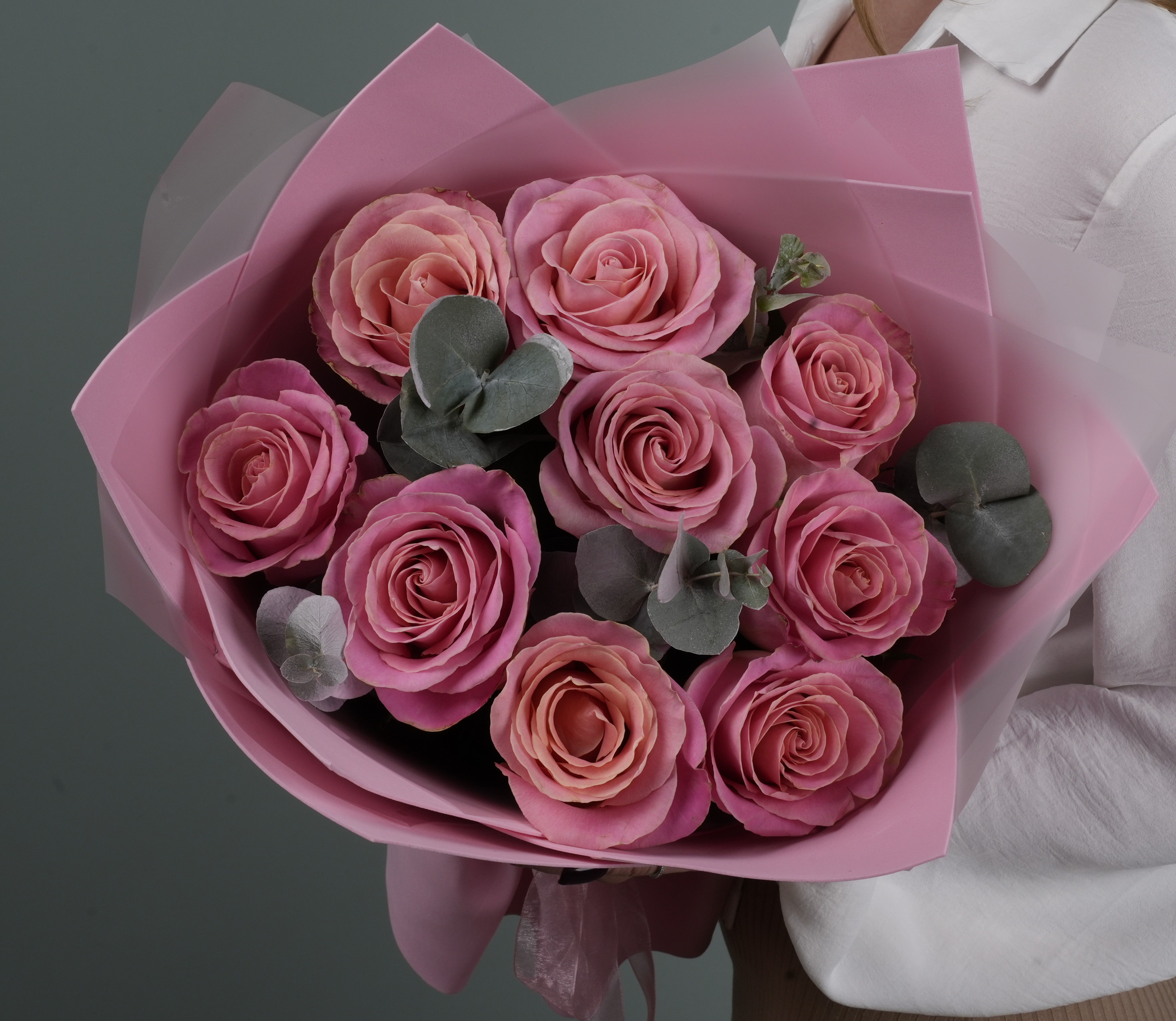 Розовые розы