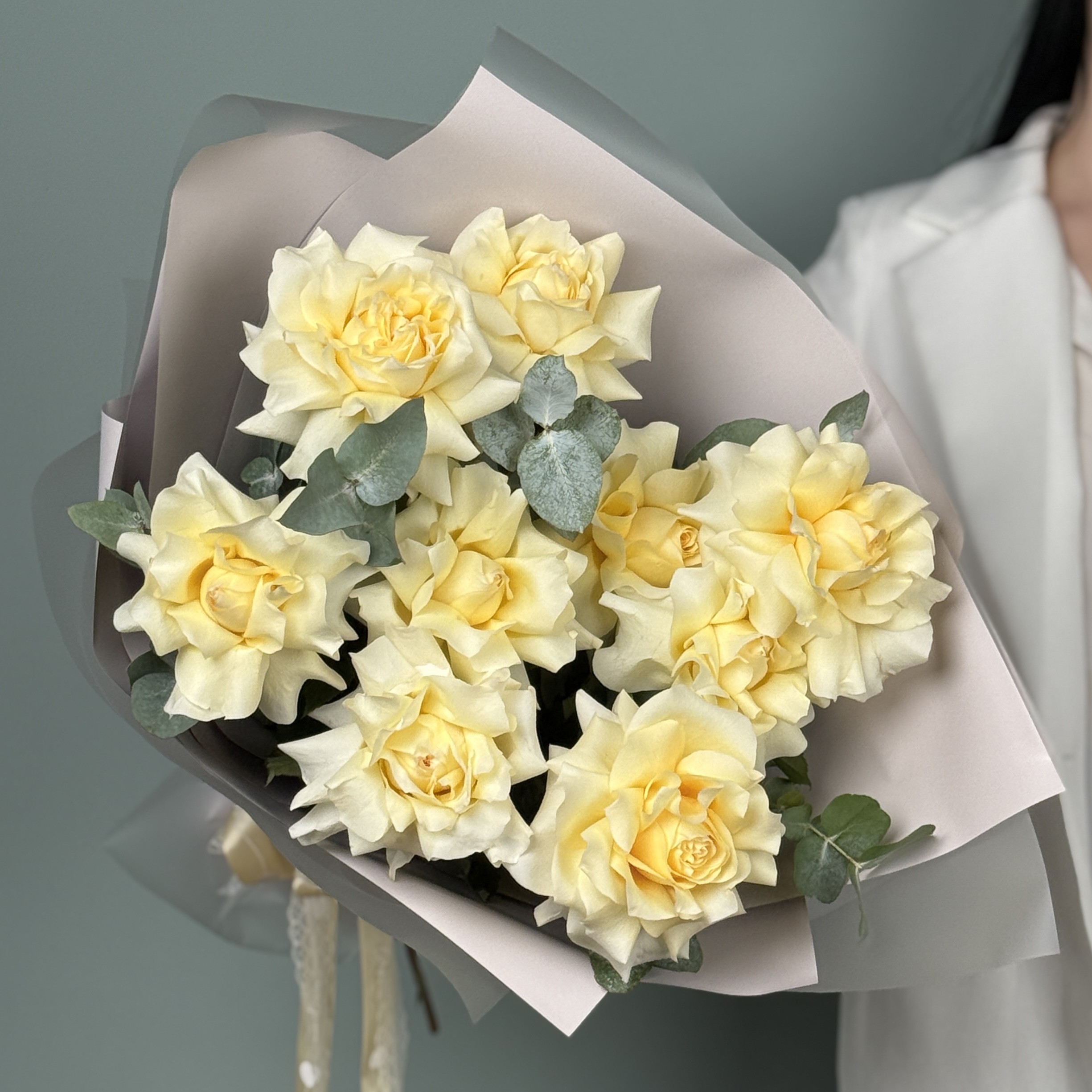 Пионовидные французские розы