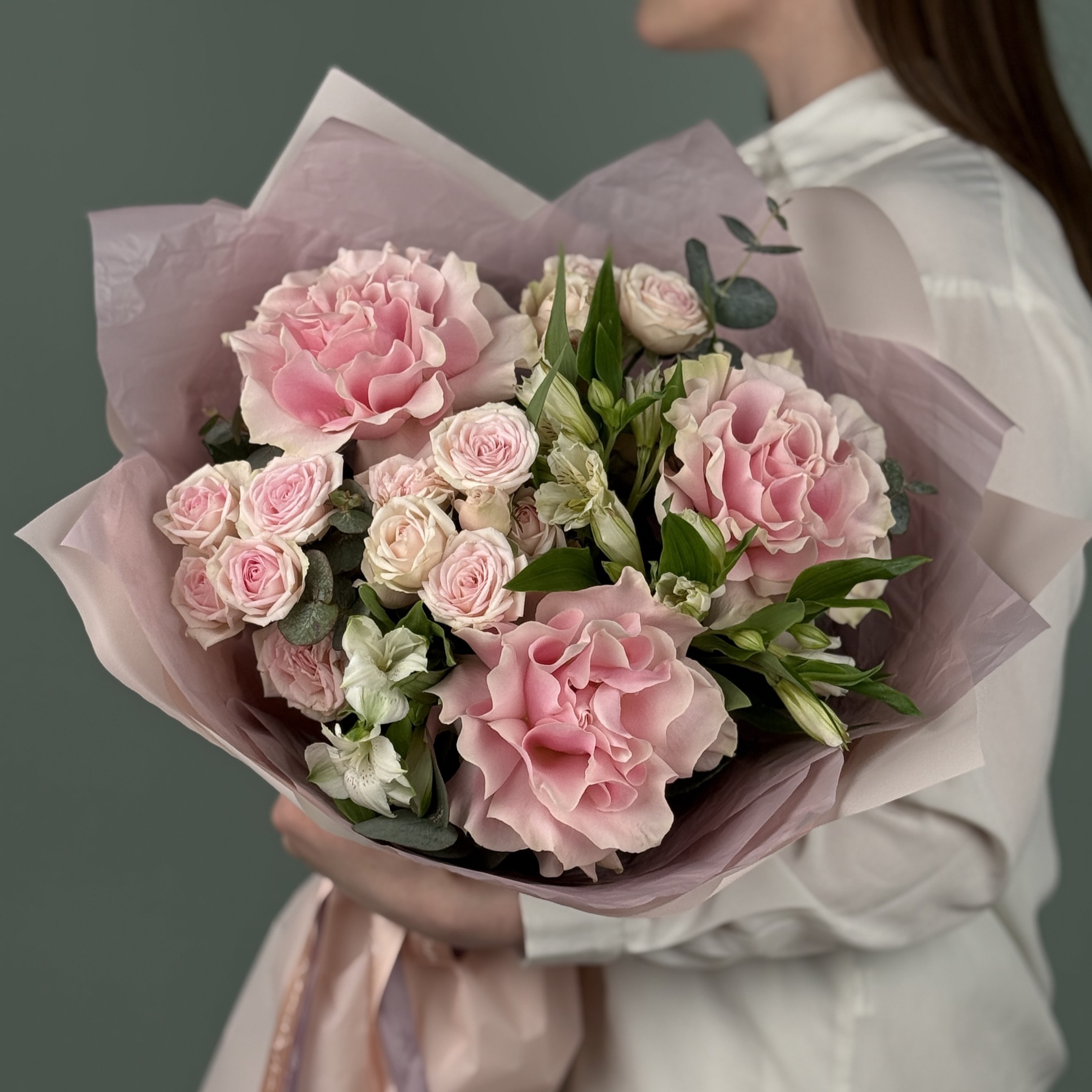 Пионовидные и французские розы