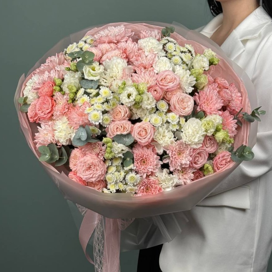 Авторский букет с хризантемами