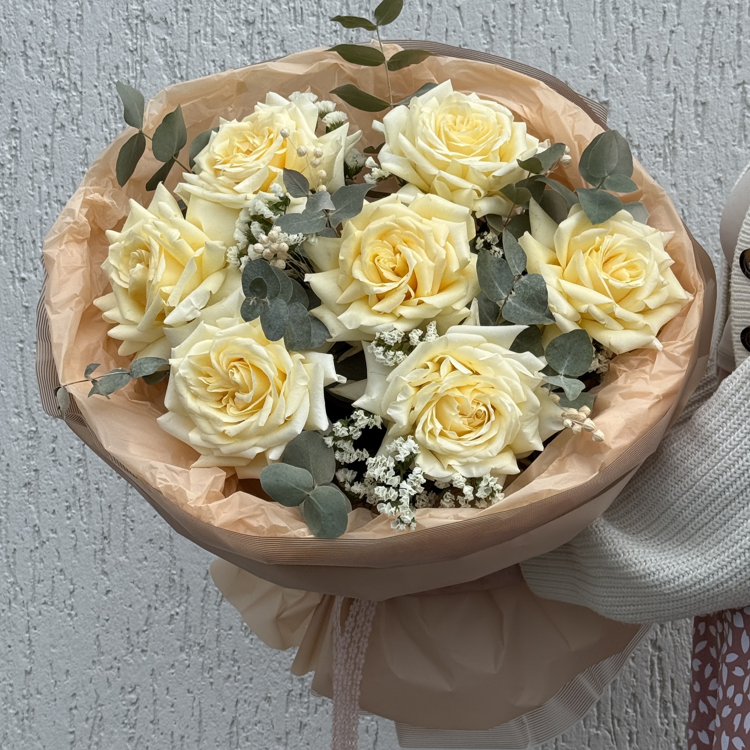 Пионовидные ароматные розы