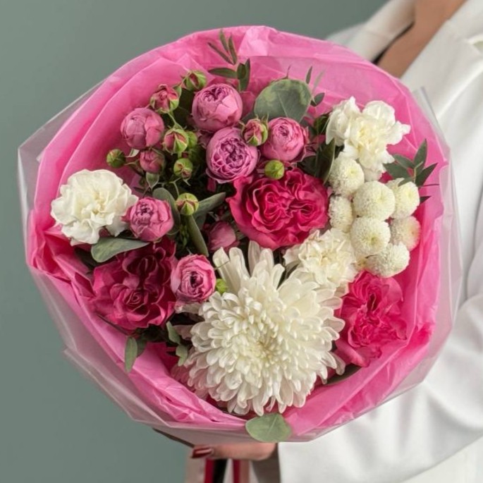 Пионовидные розы розовые