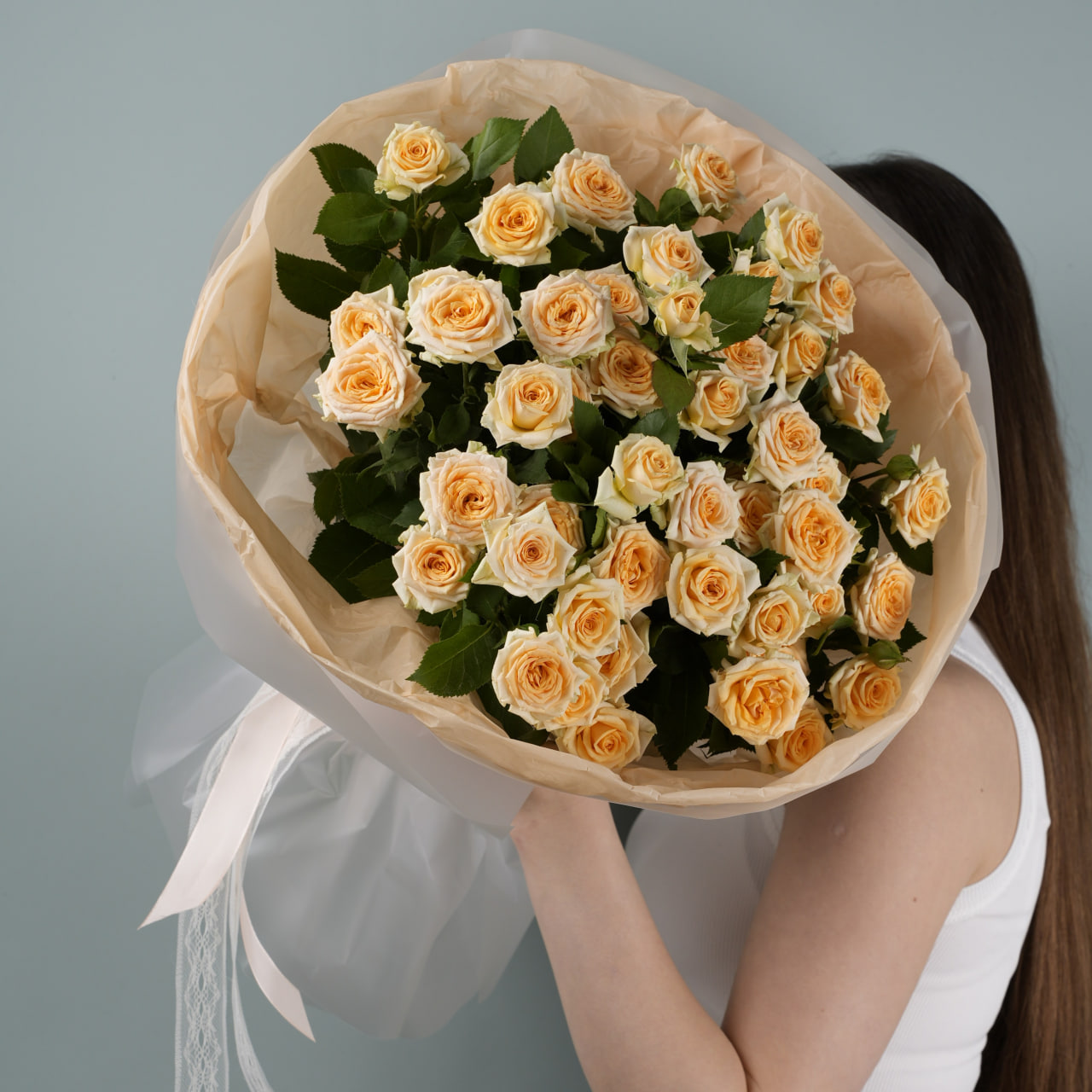 Персиковые кустовые розы