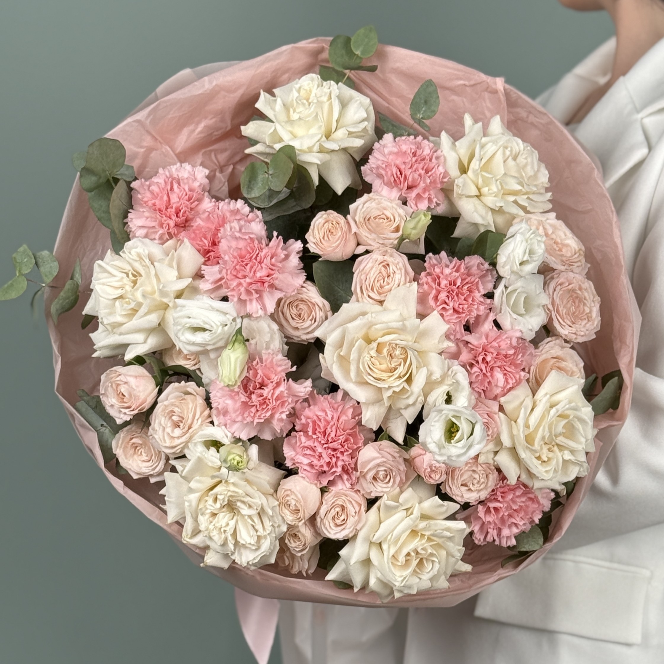 Пионовидные и французские розы