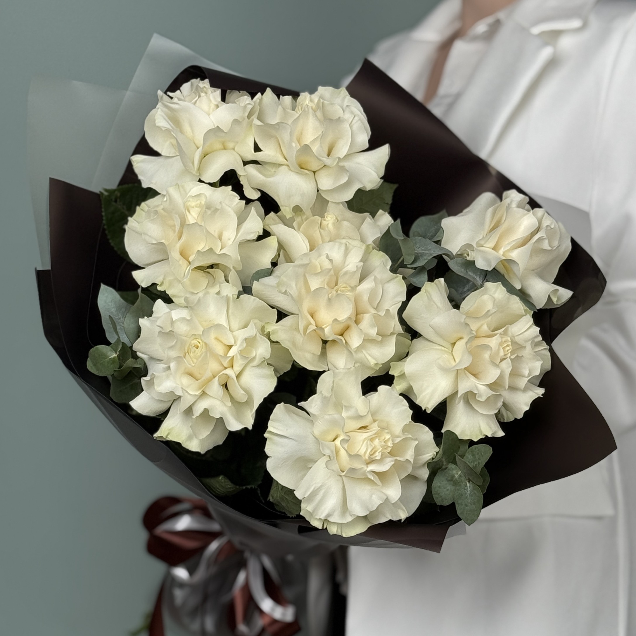 Белые французские розы