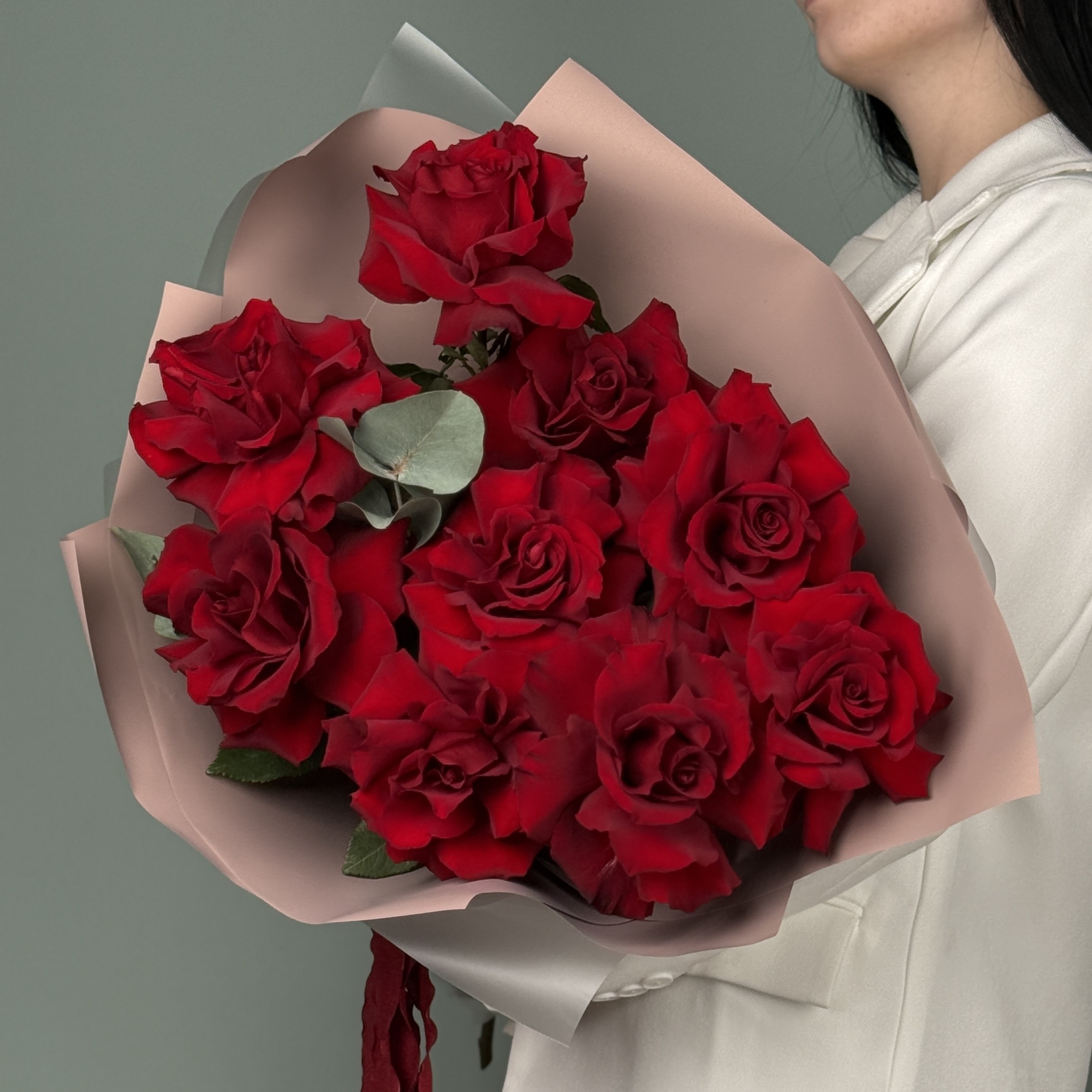 Красные французские розы