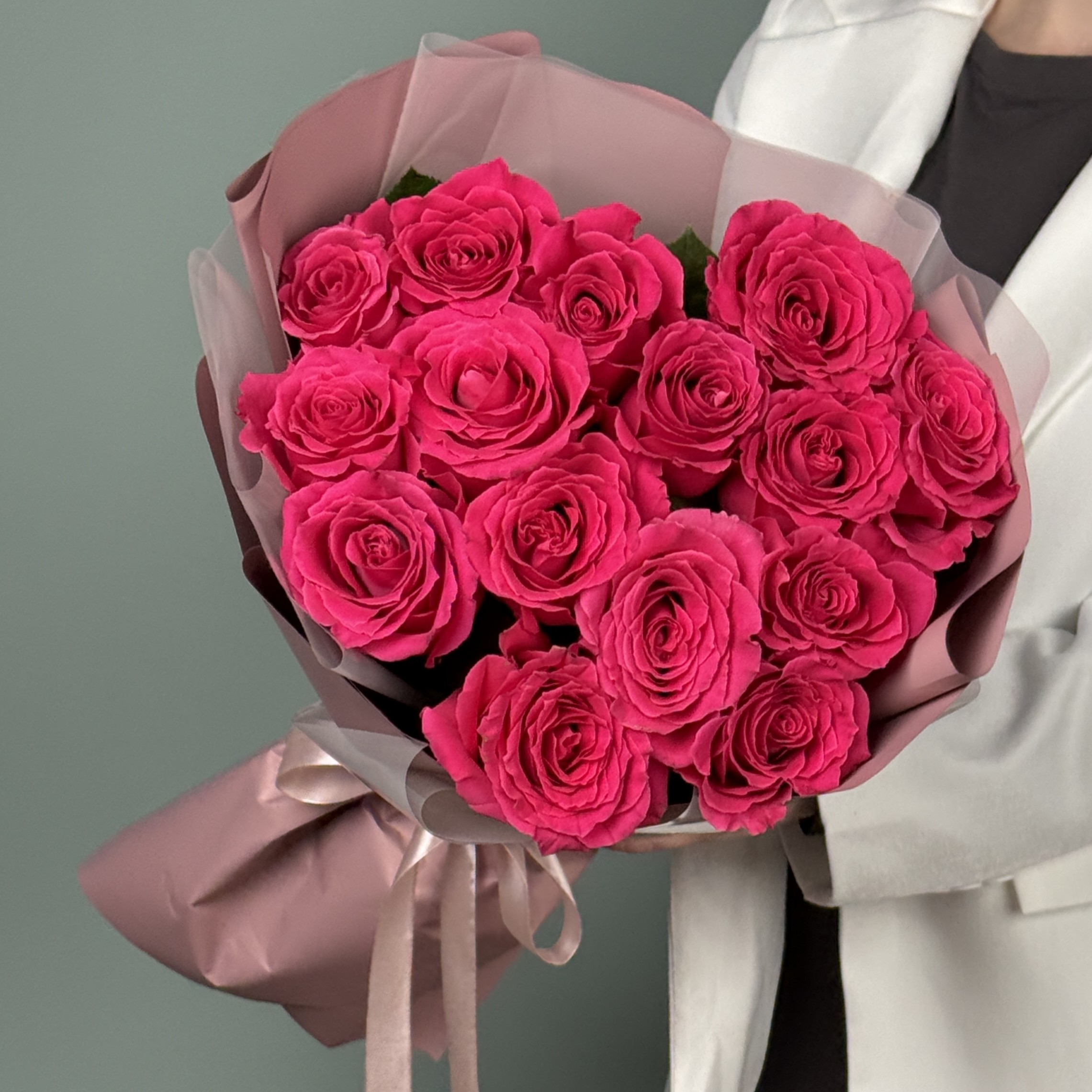 Розы фуксия