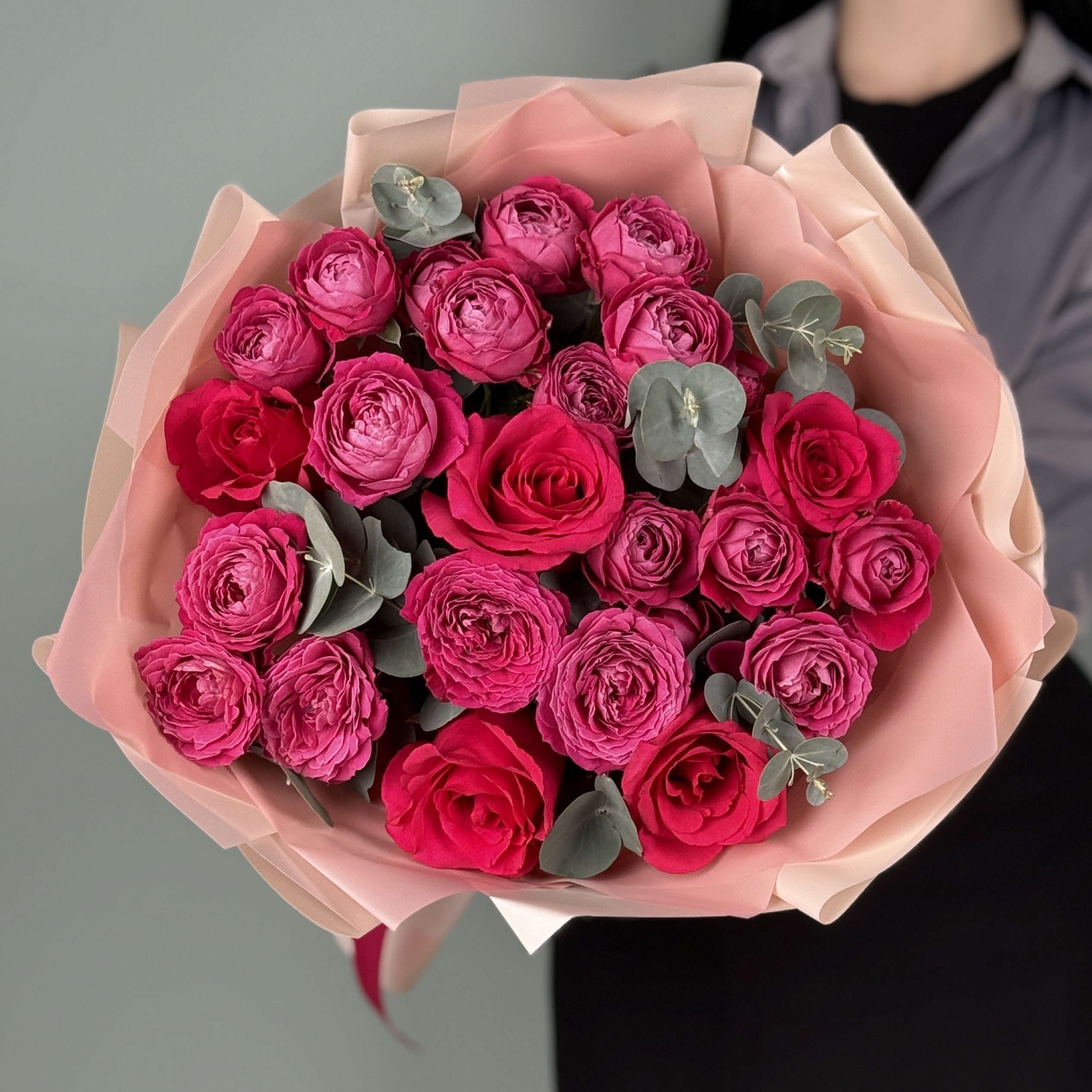 Малиновые розы